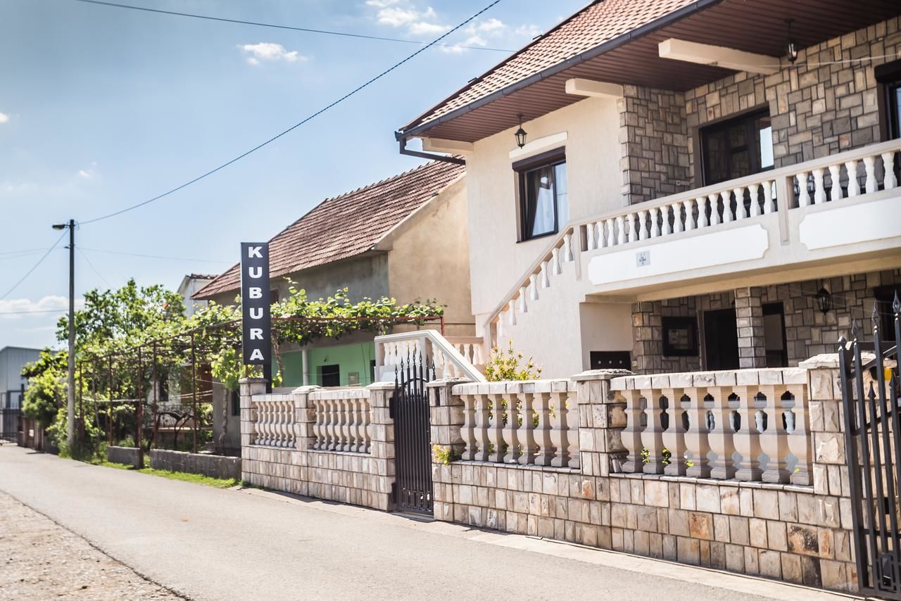 Гостевой дом Private Accommodation Kubura Подгорица-17